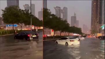 Dubai roads turns as lake as Heavy rain and Thunderstorms lashes out in UAE akb Dubai roads turns as lake as Heavy rain and Thunderstorms lashes out in UAE akb
