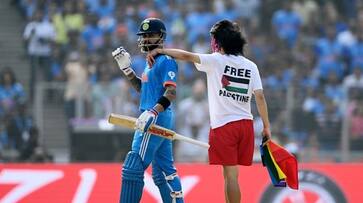 watch video pitch invader into the ground while virat kohli batting odi world cup 2023 watch video pitch invader into the ground while virat kohli batting odi world cup 2023