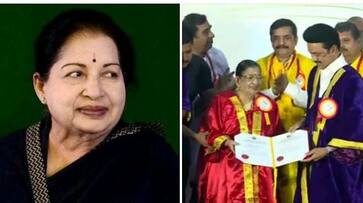 Chief Minister Stalin honored famous singer P Susheela with a doctorate degree KAK Chief Minister Stalin honored famous singer P Susheela with a doctorate degree KAK