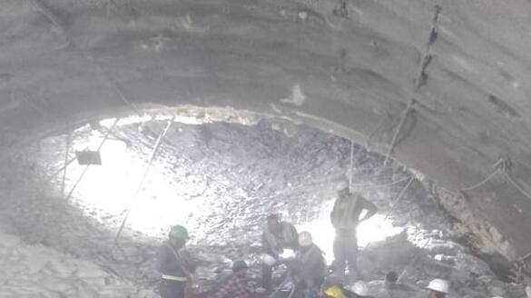 Uttarakhand tunnel collapse Rescue operation Advice to be prepared pm modi spoke to cm
