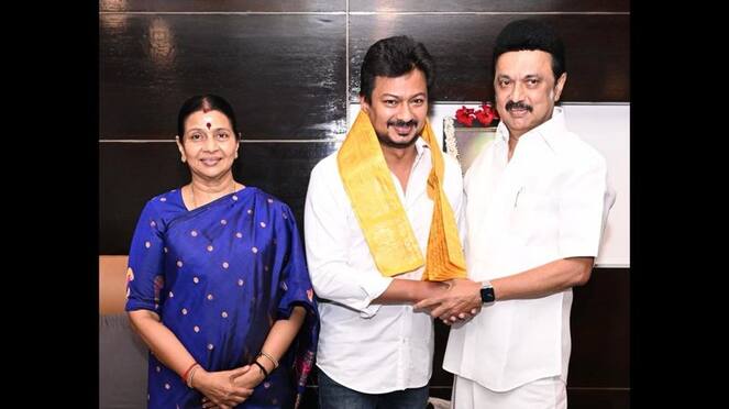 minister udhayanidhi stalin pays respect to former cm karunanidhi at his memorial hall in chennai vel