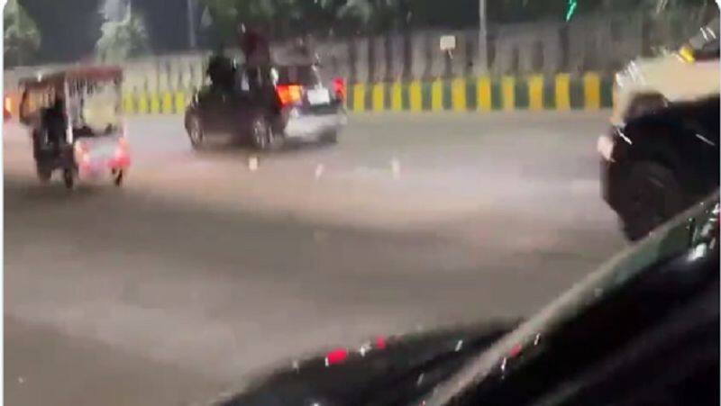 Currency Notes blowing from Cars in noida Uttar Pradesh noida police seized 5 cars after video viral zrua