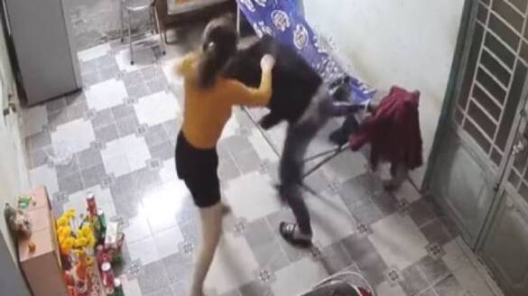 woman kicking and punching man viral video rlp