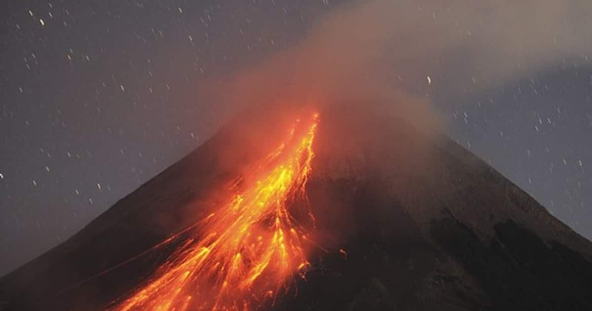 Viral Video Indonesias Merapi Volcano Erupts Spewing Hot Lava And Smoke Captures Worlds 1640