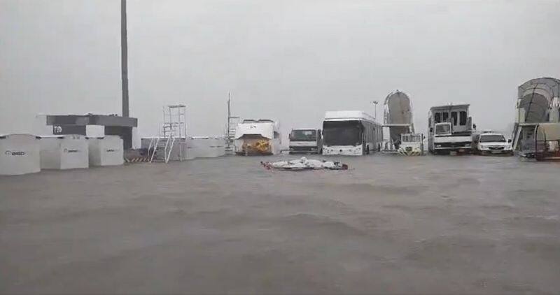 michaung cyclone heavy rains in tamilnadu, chennai airport flooded kms