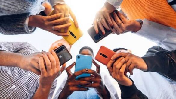 Four hours a day of smartphone use can be detrimental to your mental health-rag