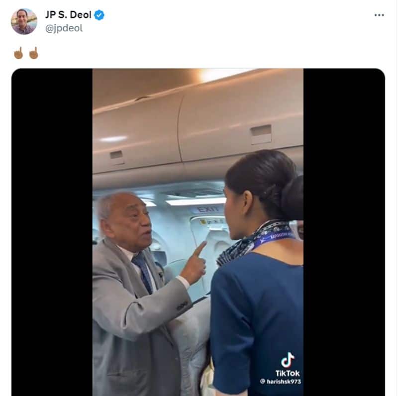 brawl inside flight video goes viral in social media but truth is different fact check jje