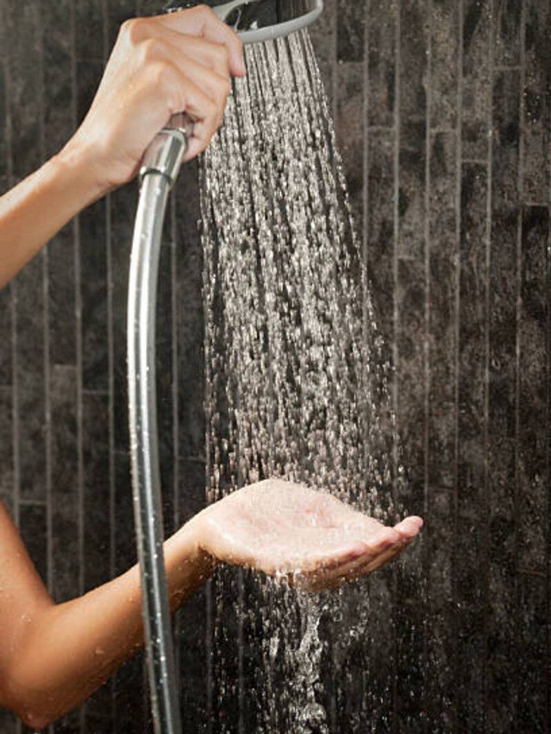Enjoy Cold Showers? 7 advantages of taking cold water bath THIS winter RBA