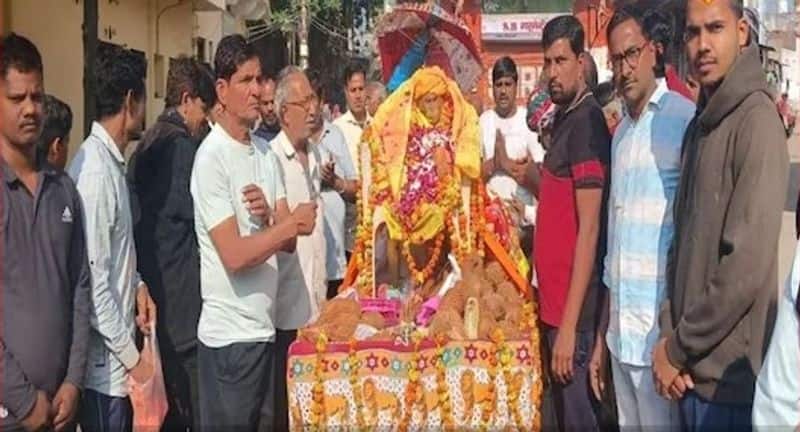 Monkey funeral procession taken out in rajasthan last rites performed as per customs zysa
