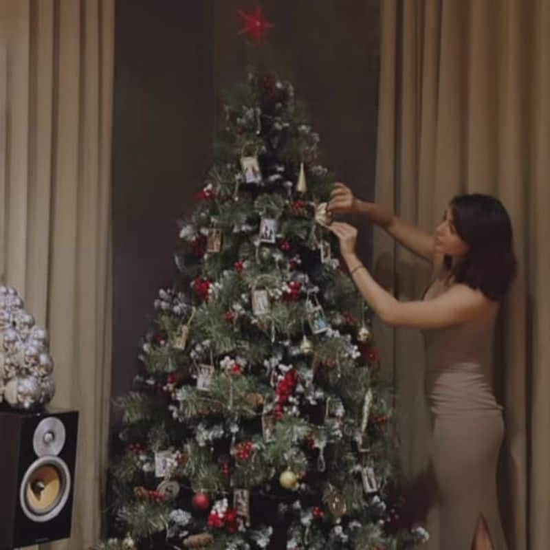 Samantha Ruth Prabhu decorates Christmas tree; shares glimpses of her festive home [PICTURES] ATG