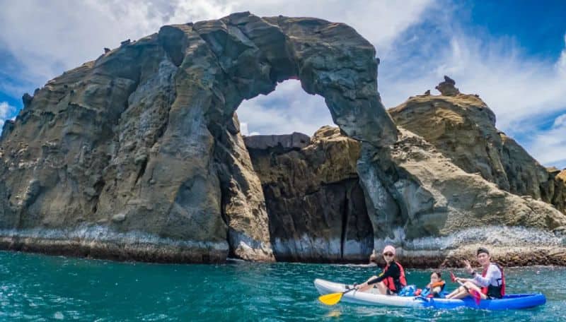 World Famous Taiwans Elephant Trunk Rock Collapsed into sea after many years of sea erosion ans 