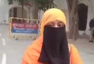 muslim girl wore saffron scarf in kanpur is being threatened for going to chief minister janata darbar zrua