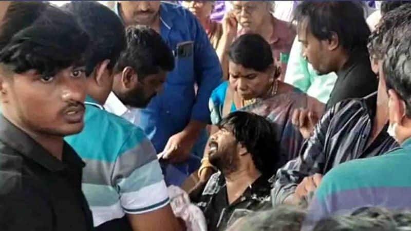There was a stir when actor T.Rajender fainted while providing welfare assistance to the public in Thoothukudi-rag
