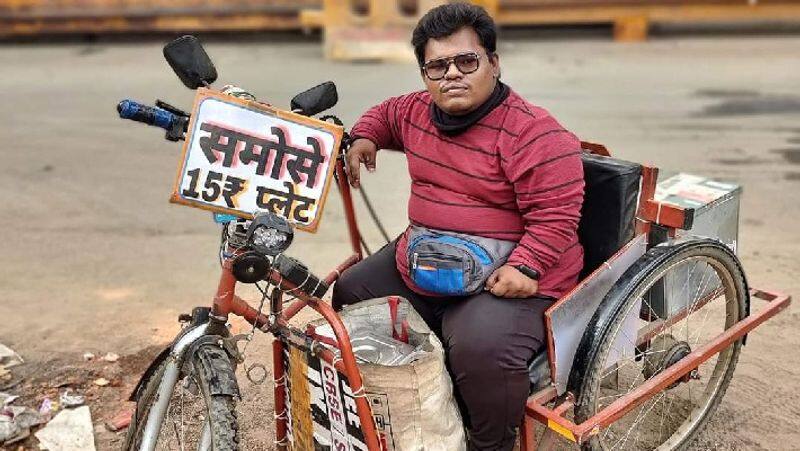 inspirational-story-of-handicapped-suraj-kalvade-who-sells-samosa-on-wheelchair iwh