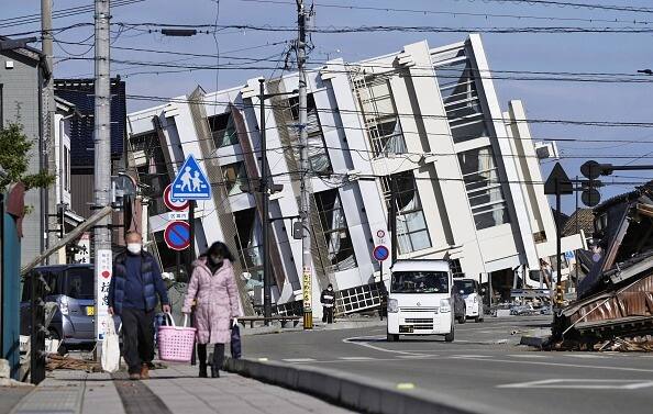 Why Almost 150 Earthquakes Struck Japan in Less Than a Day sgb