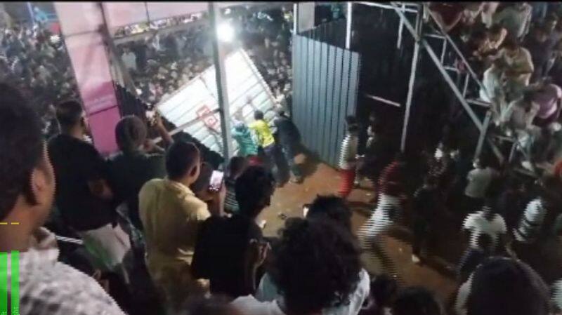 ticket was not available football fans breaks stadium gate and enters to ground to watch Malappuram sevens football quarter final vkv