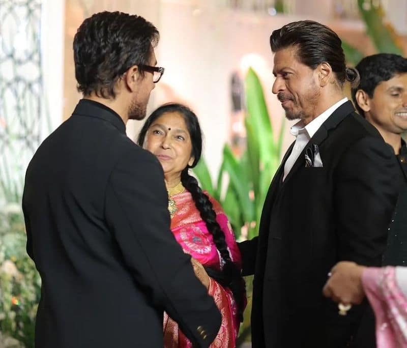 Ira Khan- Nupur Sikhare Wedding reception: Shah Rukh Khan, Gauri Khan exude elegance; pose with Aamir Khan ATG