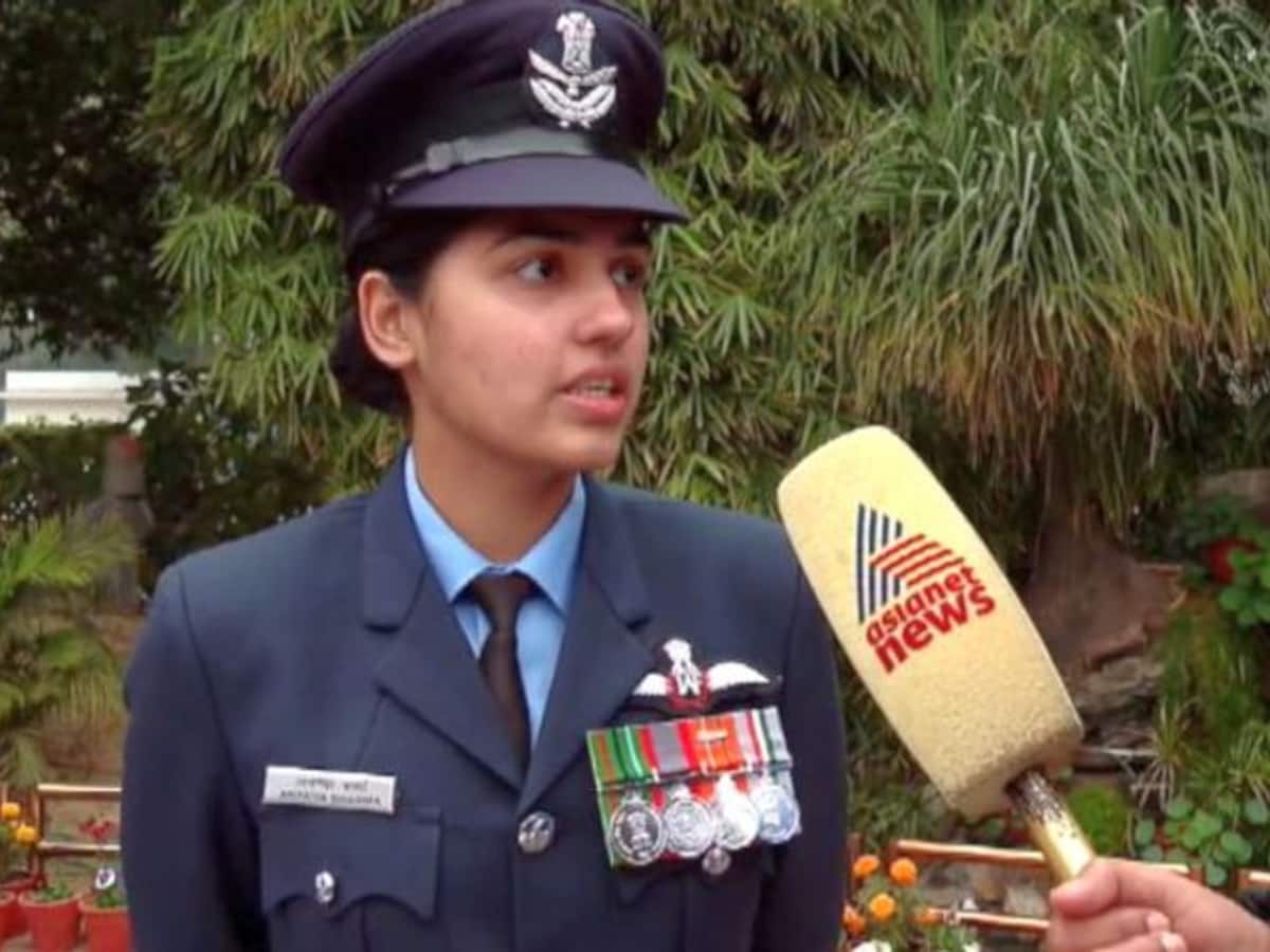 Sukhoi-30MKI Female fighter pilot lead the Indian Air Force tableau this Republic Day