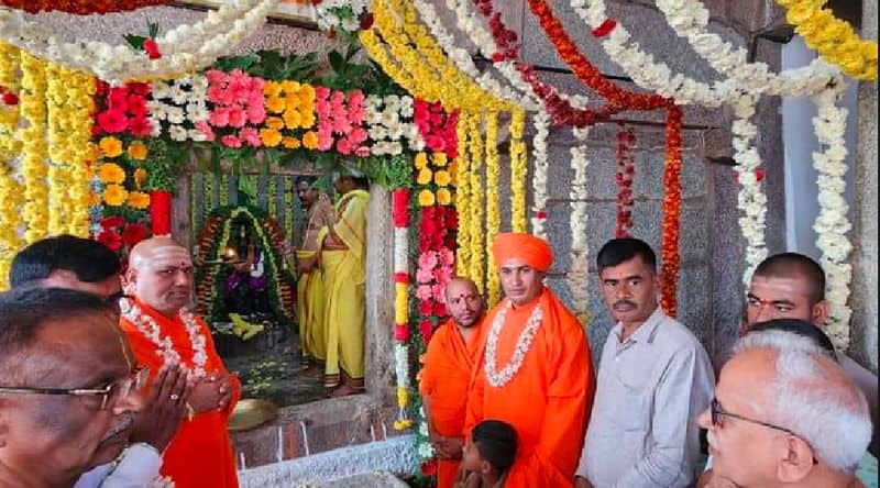 Caste system exists still alive Iswaranandpuri Swamiji upset at chitradurga rav