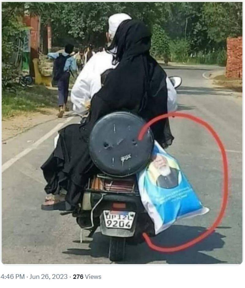 muslim couple carrying bharat rice bag photo is fake fact check jje 