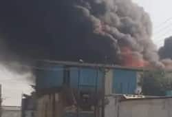 Fire broke out due to short circuit in chemical factory in Meerut owner got burnt fire brigade is busy in extinguishing the fire XSMN