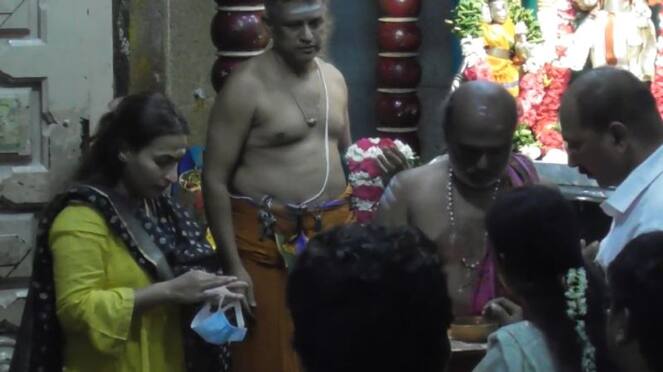 Director Aishwarya Rajinikanth attended Masi Brahmotsavam in thiruthani murugan temple ans