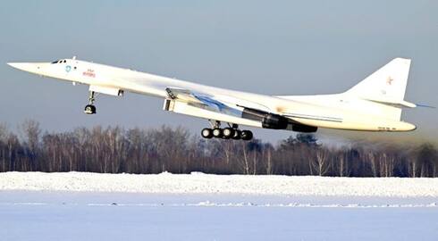 Russia Vladimir Putin flies in new Tu-160M, one of world's most lethal long-range strategic bombers