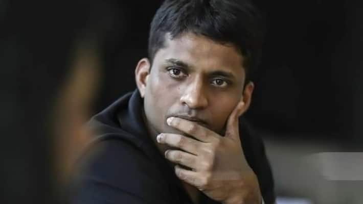 Byjus latest news investors went nclt againts byjus ceo Byju Raveendran and filed mismanagement law suit kxa 