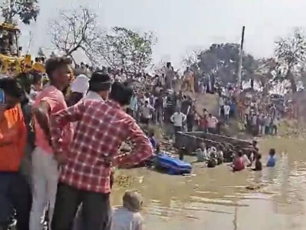UP tragedy: 15 pilgrims killed as tractor trolley falls into pond in Kasganj;  dramatic videos go viral (WATCH)