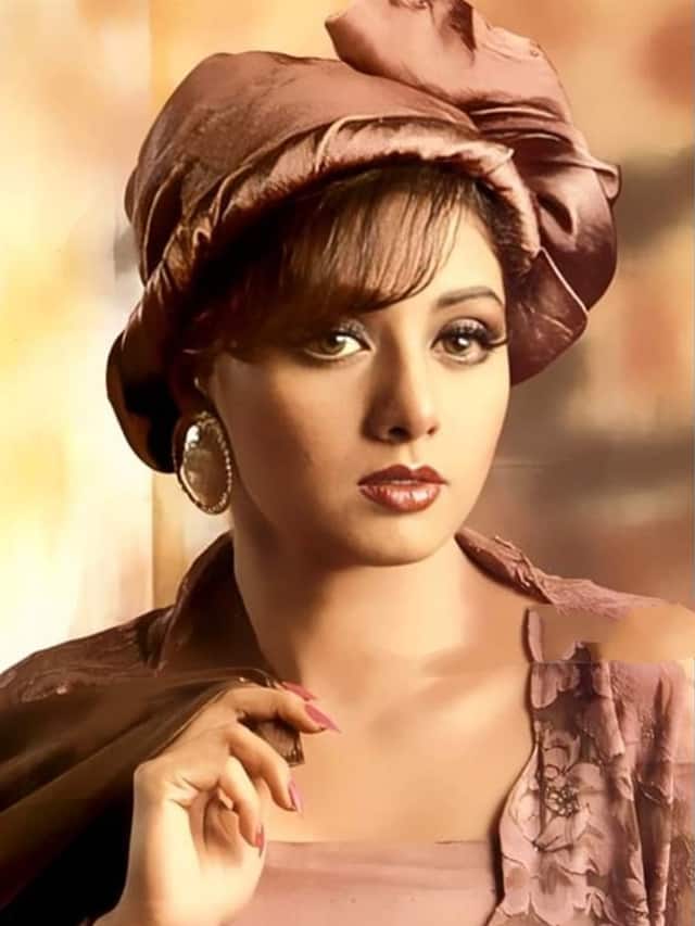 The first actress in India who received a salary of Rs 1 crore is sridevi vvk