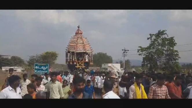 thousands of devotees participate karur perumal temple car festival vel