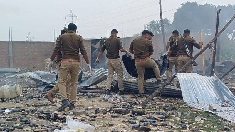 uttar pradesh Kaushambi fire cracker factory blast latest news in hindi kxa 