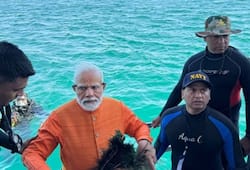 Gujarat Dwarka Prime Minister Modi took a dip in sea worshiped Dwarkadhish XSMN