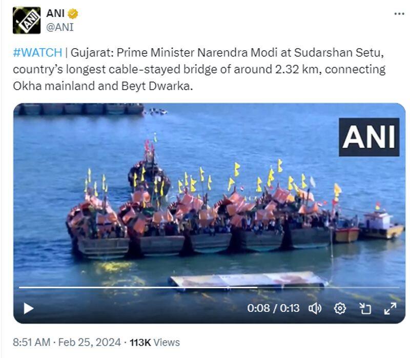 PM Narendra Modi waving at the fishes here is the truth of viral video Fact Check 