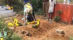 The municipal administration buried the old woman's body at kallakurichi-rag