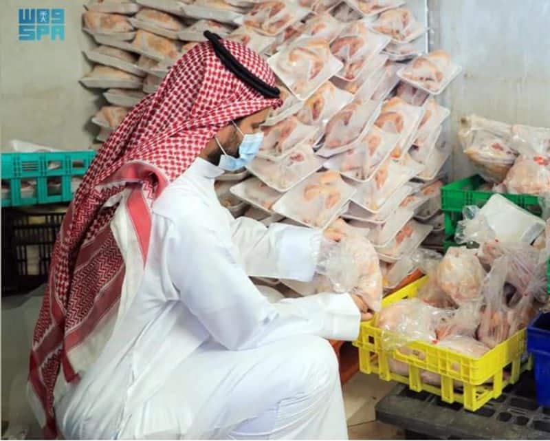 eight tons chicken unfit for human consumption seized in saudi  