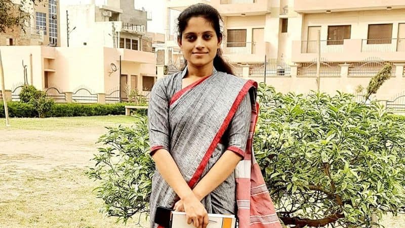 Women Achievers Modest living lack of opportunities and cracking the UPPSC exam success-story-of-shalini-ranjan uppsc iwh