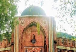 delhi jamali kamali mosque, history facts and mystery zkamn