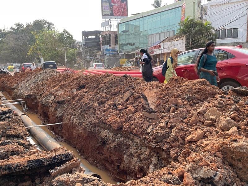 Passengers please note rods in Trivandrum city like Guna caves due to smart city works - pictures 