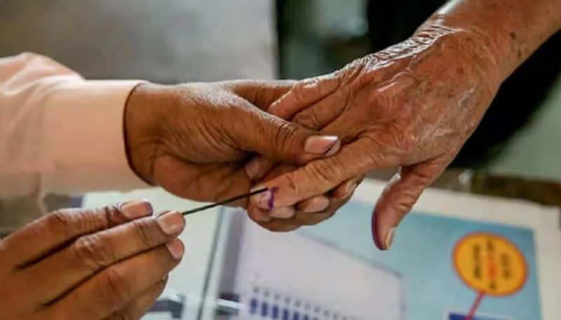 Voting from the Bride at Mudigere in Chikkamagaluru in Lok Sabha Elections 2024 grg 