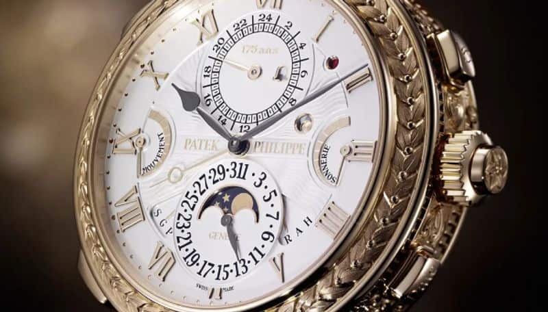 Why all watches show 10 10 time what is the secret behind that ans 