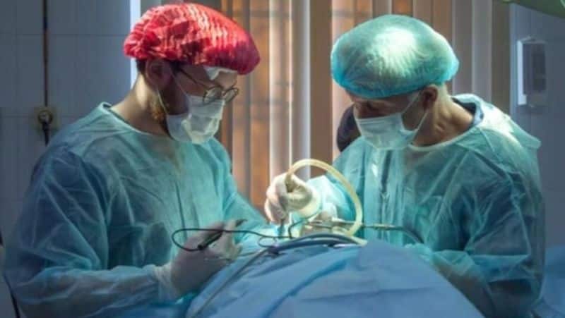 Ludhiana Doctor Plays Sidhu Moosewala Songs to During 7 year old Surgery Video Viral KRJ
