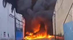 Delhi Fire News Fire havoc before Holi A massive fire broke out in a factory in Alipur Fire brigade team busy in extinguishing XSMN