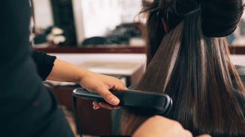Research connects hair straightening to renal damage: a woman's experience raises concerns nti