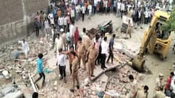 Uttar Pradesh News Badaun in islamnagar Massive explosion at Akhtar Atishbaj house two storey building collapsed XSMN