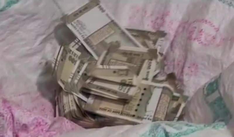 7 lakh cash was seized in the raid conducted by the flying squad on the occasion of the parliamentary elections KAK
