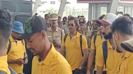 The video of the Chennai Super Kings team arriving at the Chennai airport to go to Mumbai to face the Mumbai team is going viral rsk