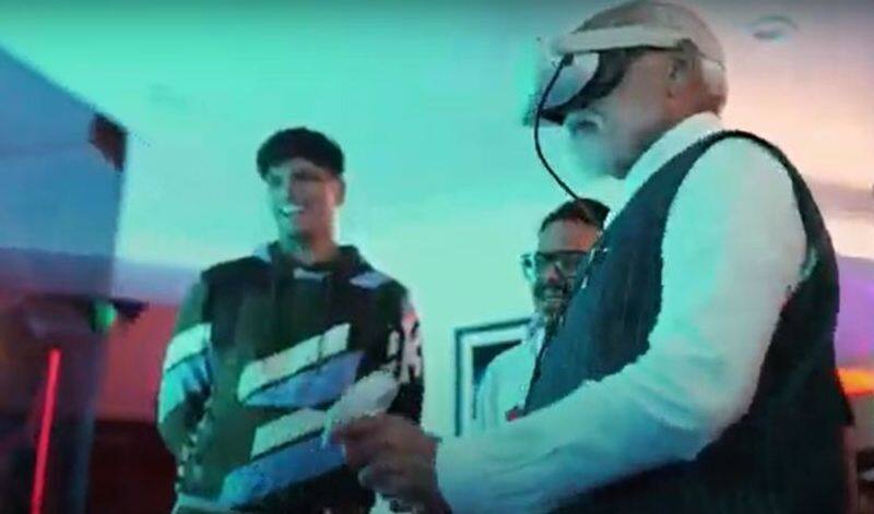 PM Modi interacts with young Indian Games, tries his hands on a VR game WATCH