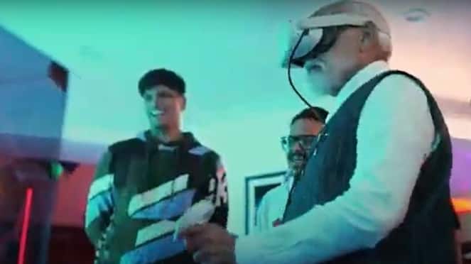 PM Modi interacts with young Indian Games, tries his hands on a VR game WATCH