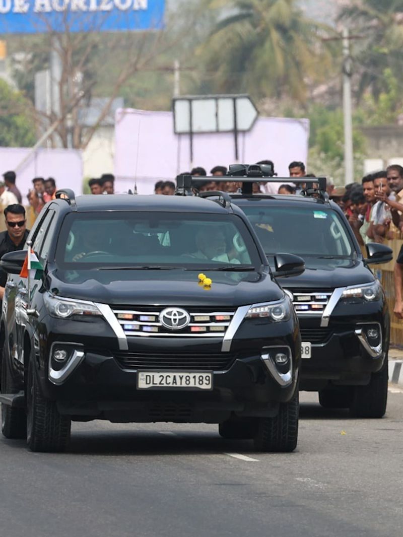PM Modi's bodyguards SPG officers' skills, salary, weapons & more